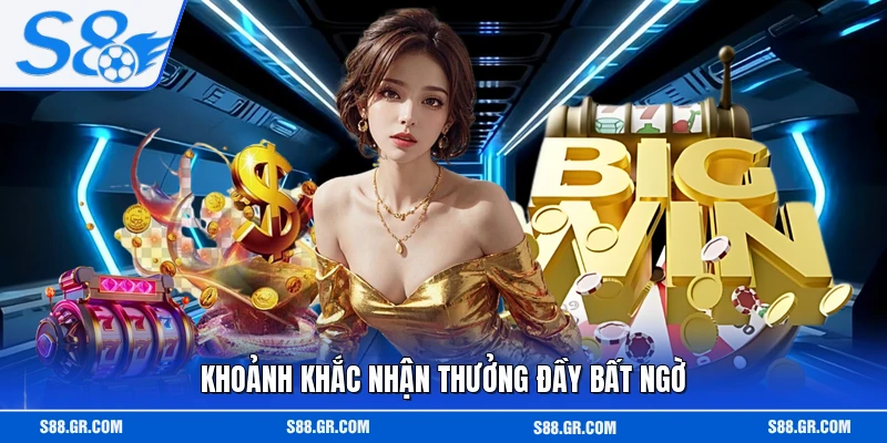 Khoảnh khắc nhận thưởng đầy bất ngờ